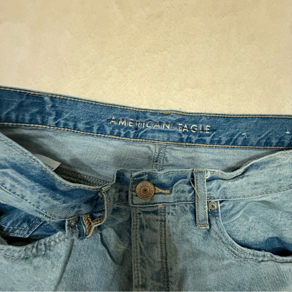 American Eagle Outfitters Women’sRipped Jeans - Picture 3 of 5